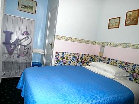 Single Room with Private Bathroom