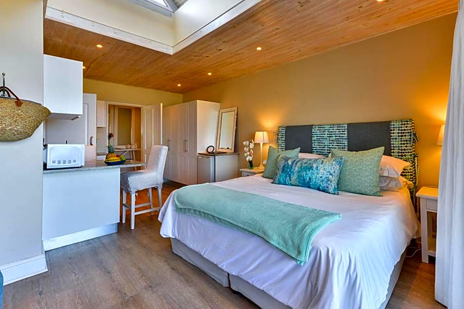 Singing Kettle Beach Lodge