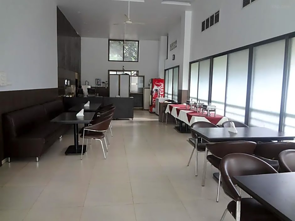 Hotel Adi – Nagpur, OH