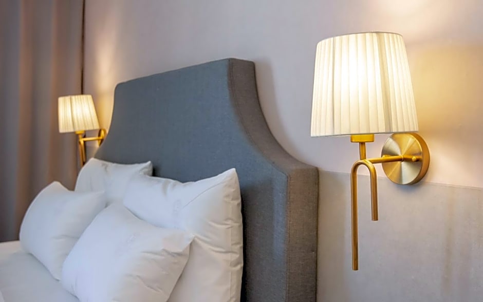 Tongyeong Hangnam Brown Dot