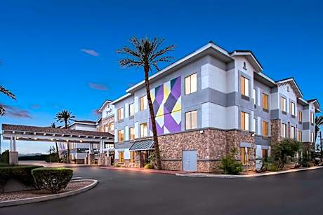 1 King Bed Mobility Accessible With Bathtub