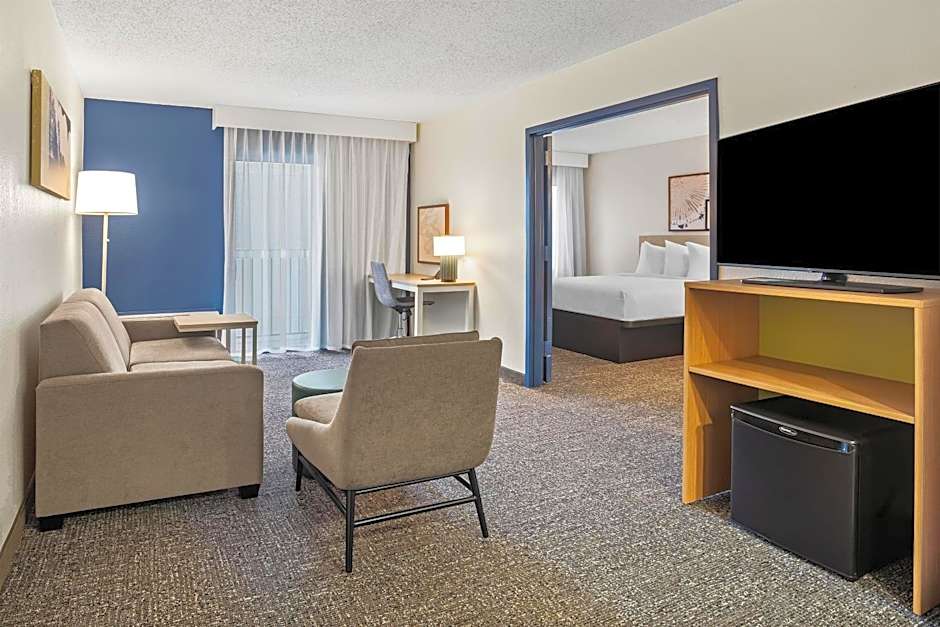 Spark by Hilton Bettendorf Quad Cities