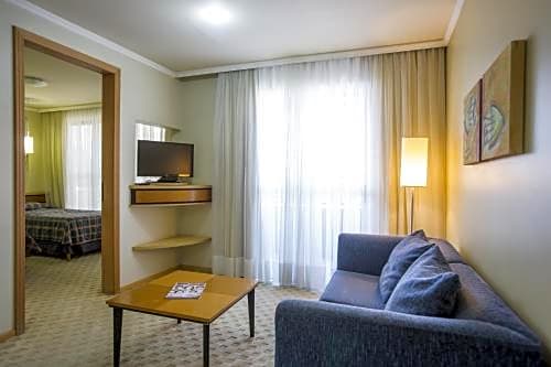 Astron Suites Sao Jose dos Pinhais