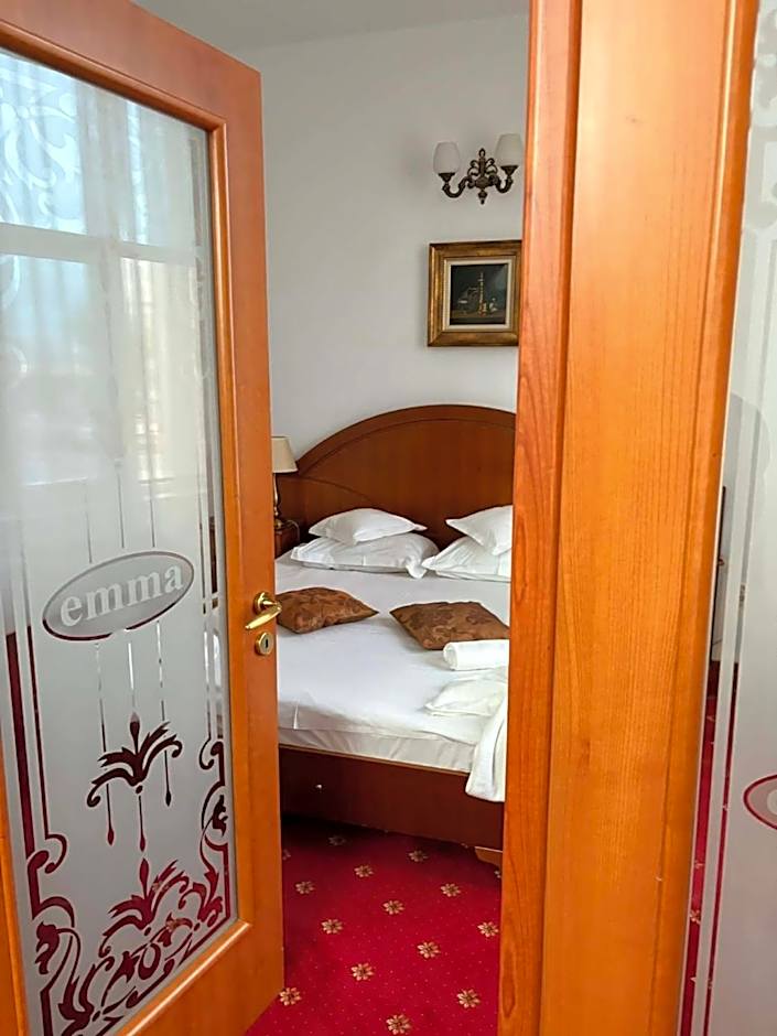 Hotel Emma West