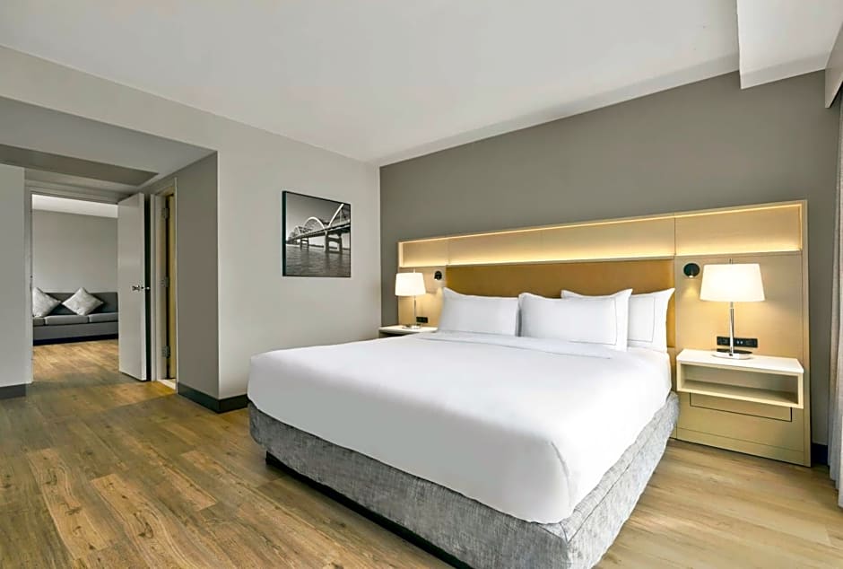 DoubleTree by Hilton Davenport