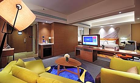 Suite with Hot Tub