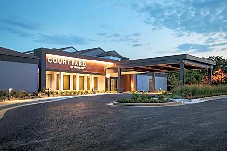 Courtyard by Marriott St. Louis Westport Plaza