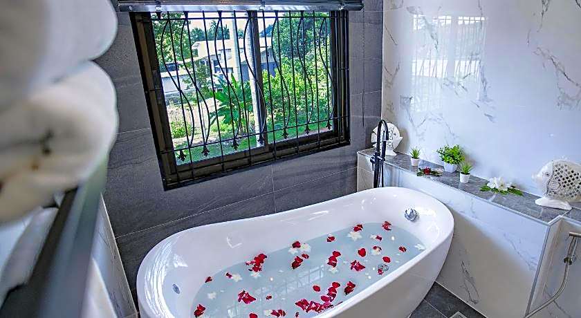 Baan Santhiya Private Pool Villas