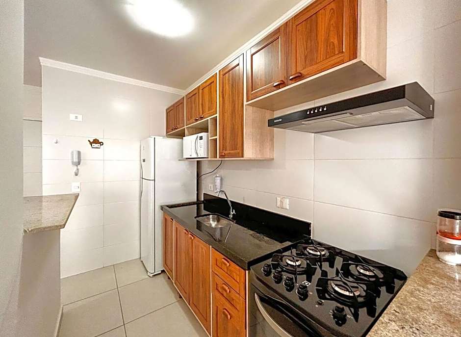 Apto com WiFi a 220m da Praia da Guilhermina SP