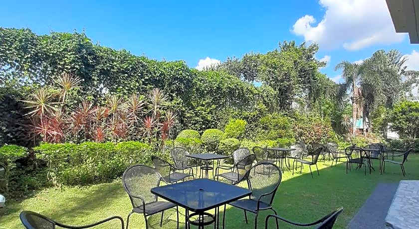 RedDoorz @ Balatas Magsaysay Road Naga City