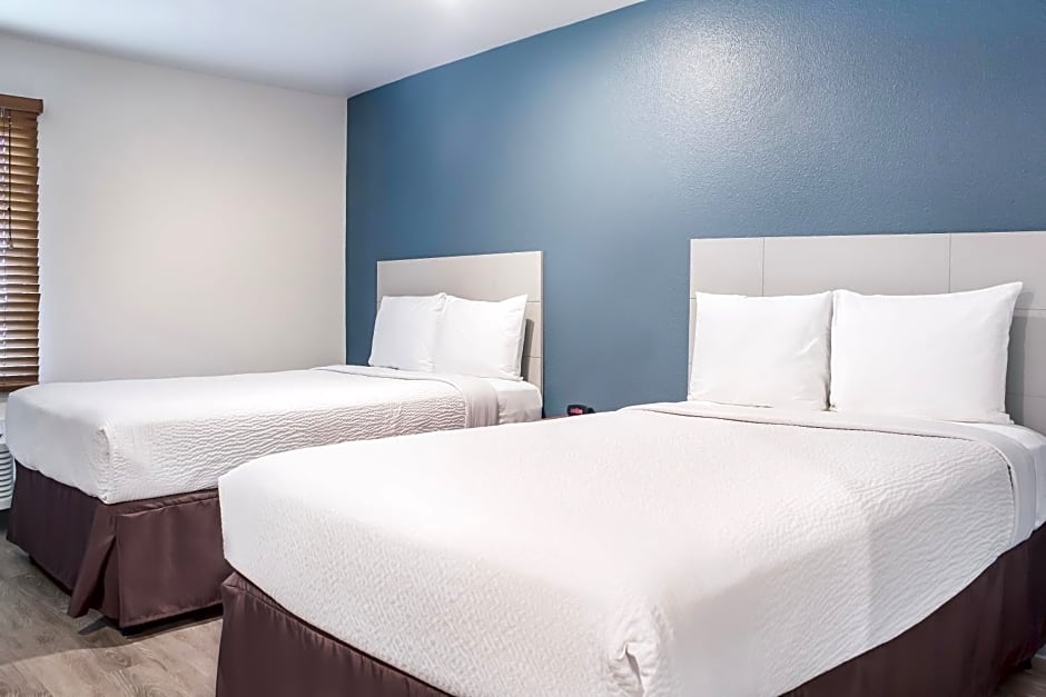 WoodSpring Suites Conroe