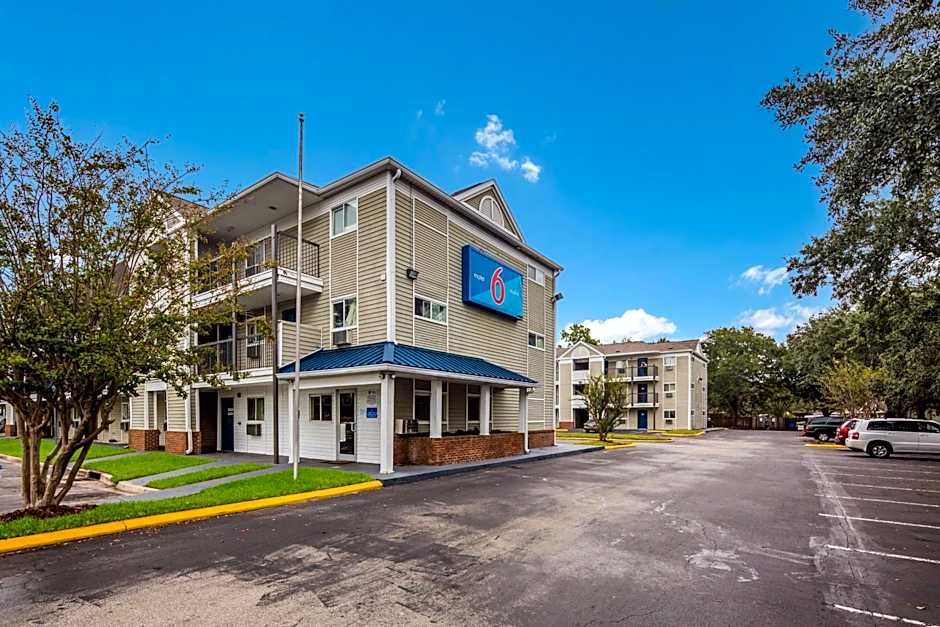 Motel 6-Jacksonville, FL - South