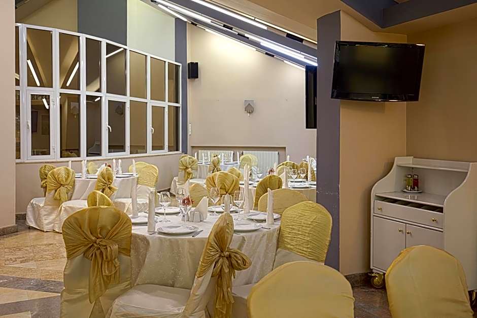 Hotel Alexandros Busteni by Genco & Restaurant Miorita