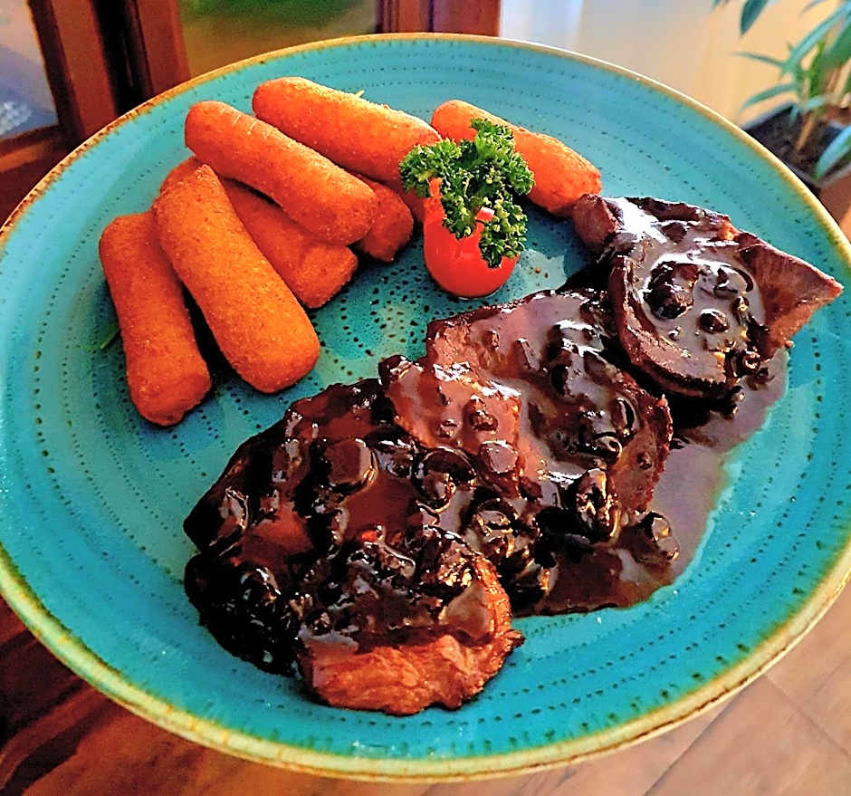 Hotel & Restoran Dvorac Gjalski