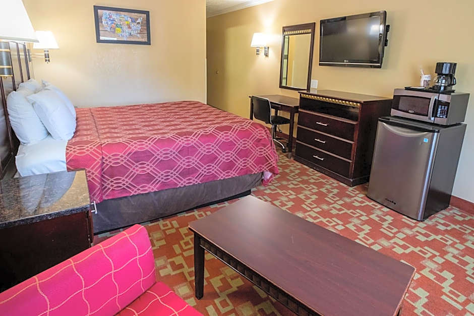 Econo Lodge Inn & Suites Fallbrook Downtown