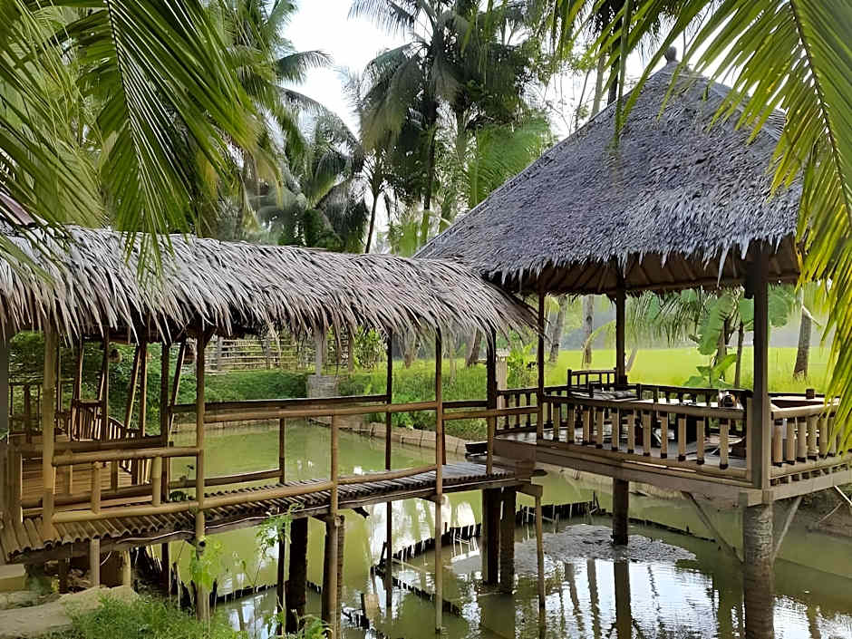 Baleku Bamboo Retreat