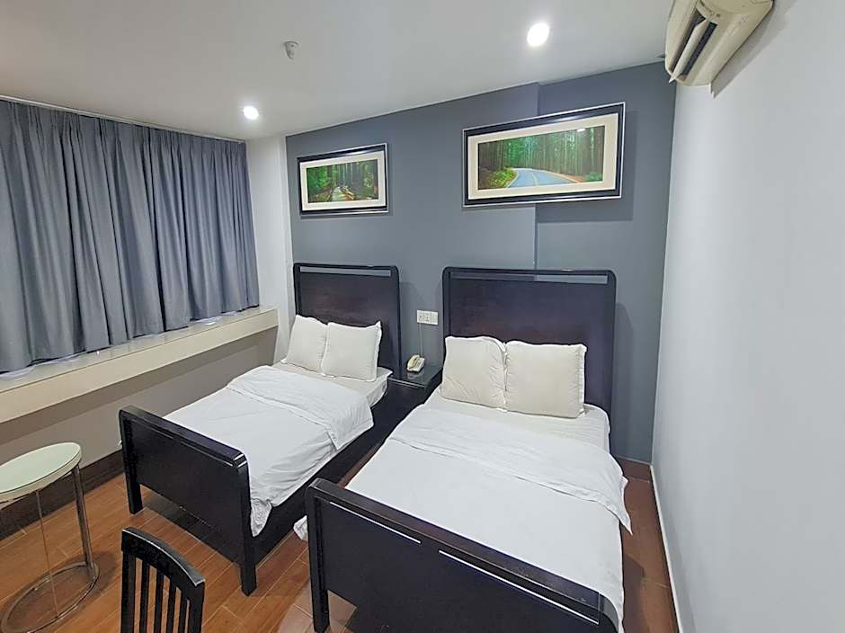 Photo 1 of 7 of Deluxe Twin Room