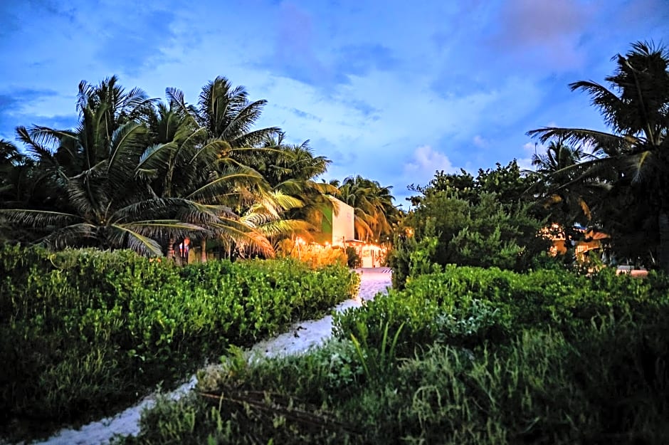 Casa Mate BeachFront Cabañas El Cuyo