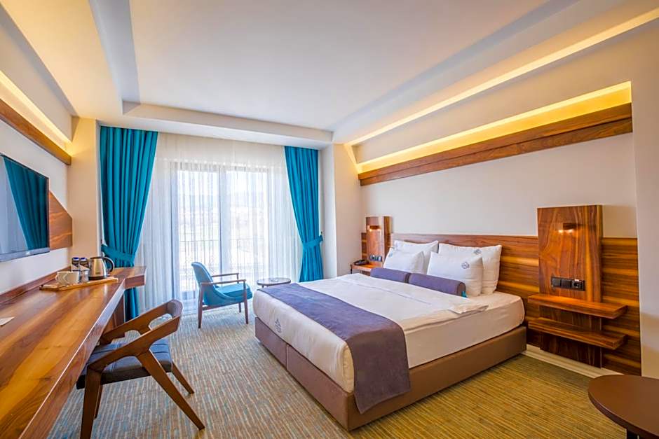 Karpalas City Hotel & Spa