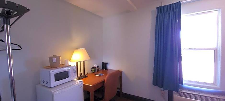 Sycamore Inn Chico University Area