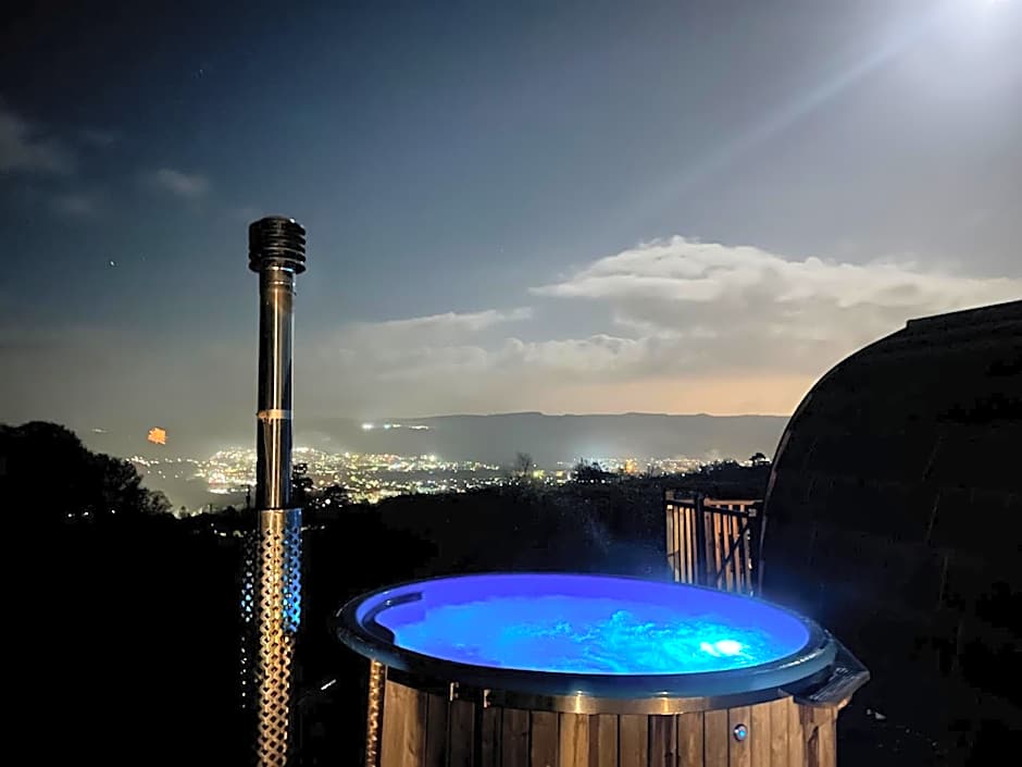 Stoneymollan over Loch Lomond
