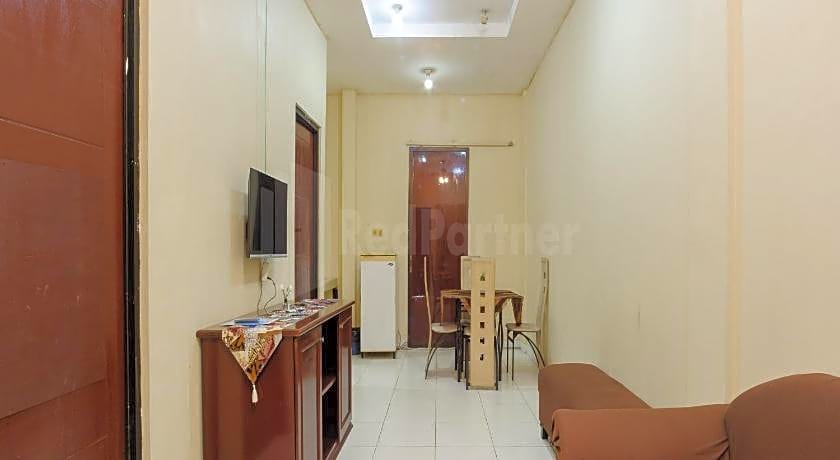 SRB near Mall Ciputra CIbubur Mitra RedDoorz