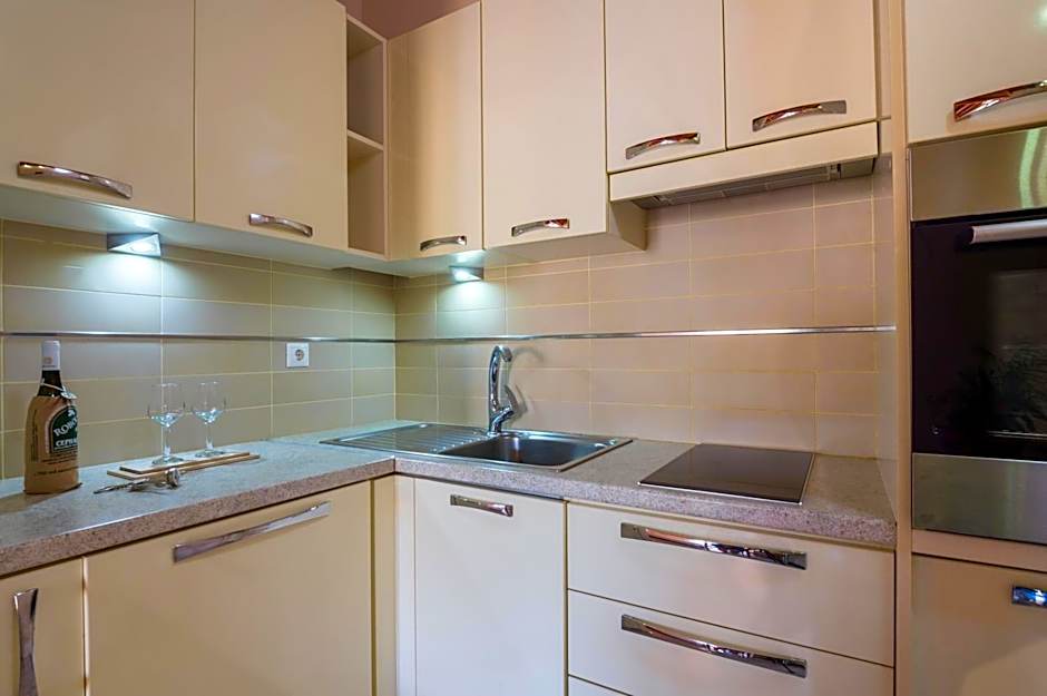 Rouchotas Apartments