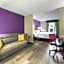 La Quinta Inn & Suites by Wyndham Louisville East