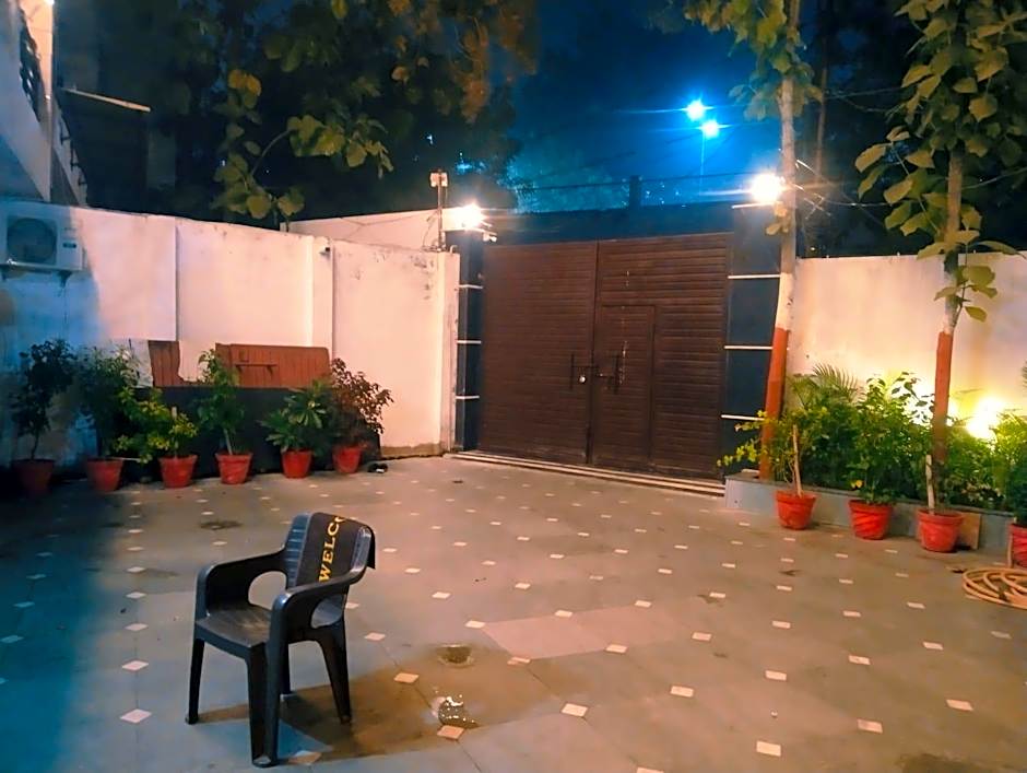 Hotel Seven – Ahmedabad, TN