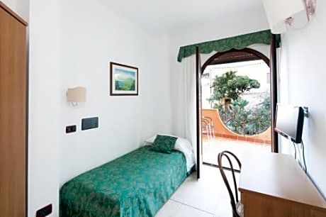 Single Room with Balcony and Sea View