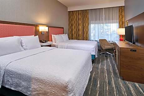 Room with Two Queen Beds - Non-Smoking