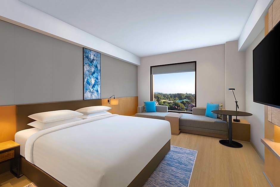 Photo 1 of 6 of Standard 1 King Bed Guestroom, City View