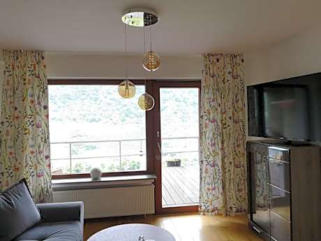 Apartment with Lake View (refurbished)