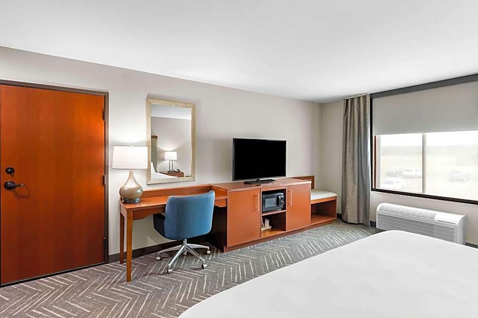 Comfort Inn & Suites Mountain Iron and Virginia