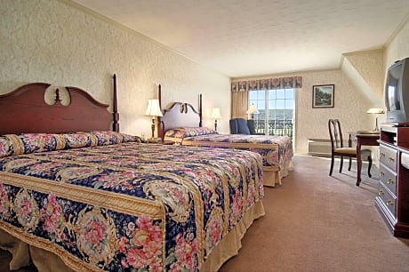 2 Double Beds Upper Floor Non-Smoking