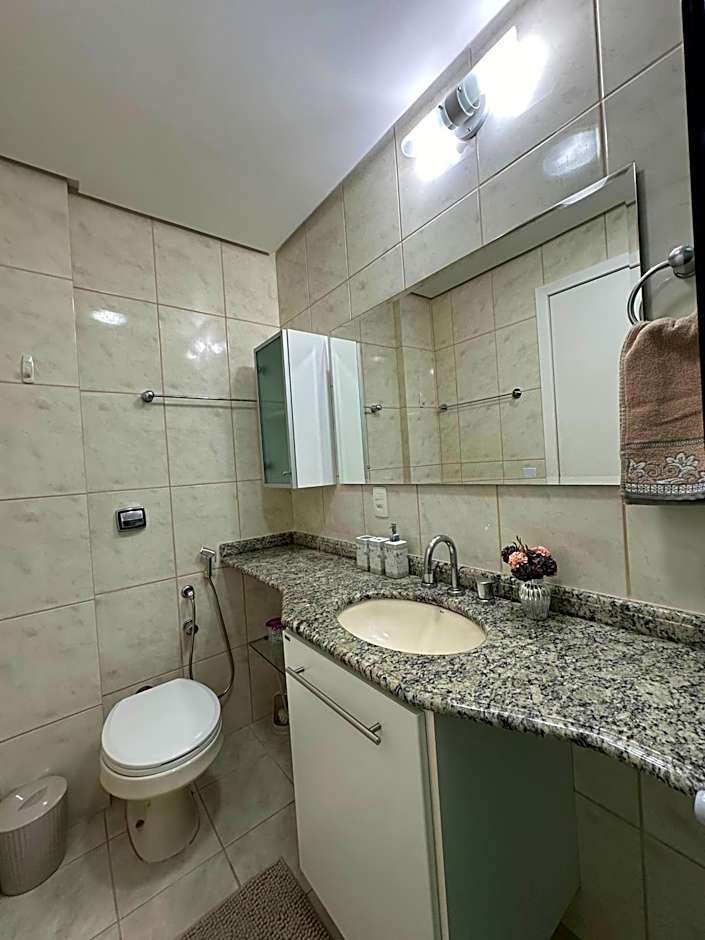 Relaxing Ingleses Beach Apartment