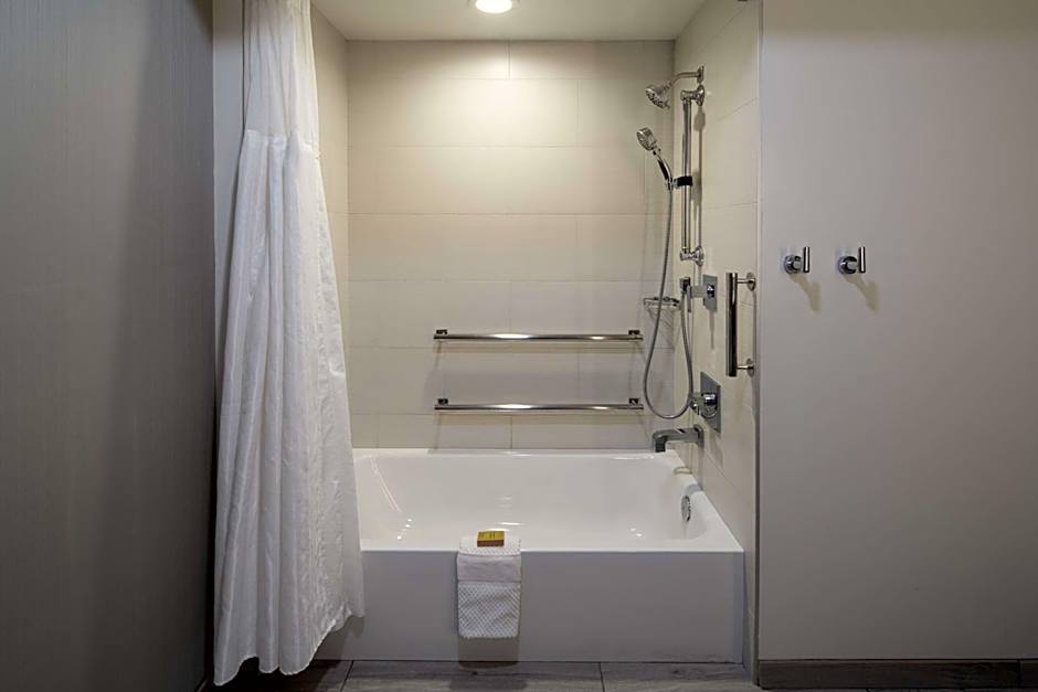 DoubleTree By Hilton Hotel Bakersfield