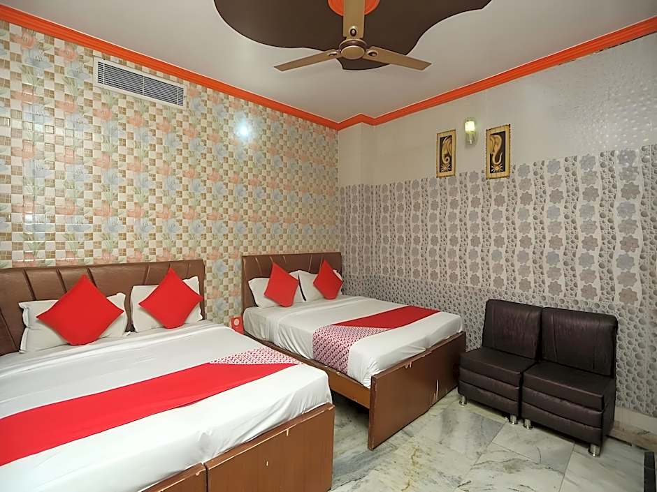 Hotel Rashmi                                                        