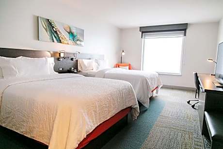 2 QUEEN MOBILITY ACCESSIBLE W/ROLL IN SHOWER