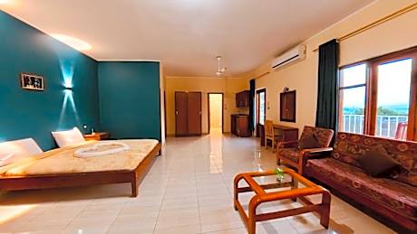 Suite with Mountain View