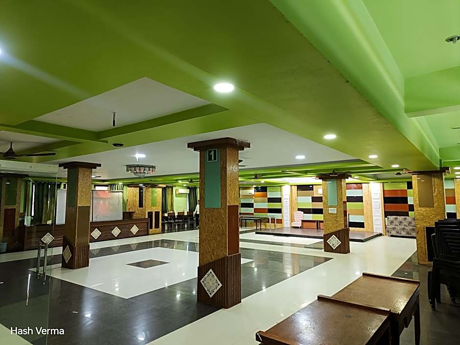 Hotel New Holiday Inn