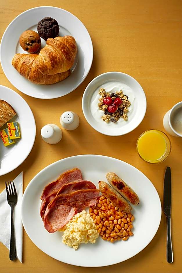 Holiday Inn Express Southampton - M27 J7 By IHG