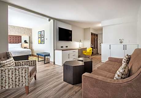 Junior King Suite with Seating Area