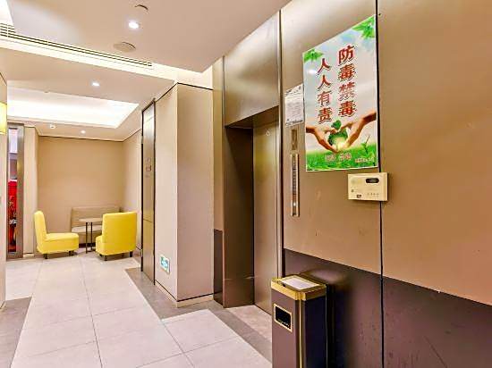 Home Inn Ningbo RaiIaway Station Tianyi PaviIion Moon Lake Point