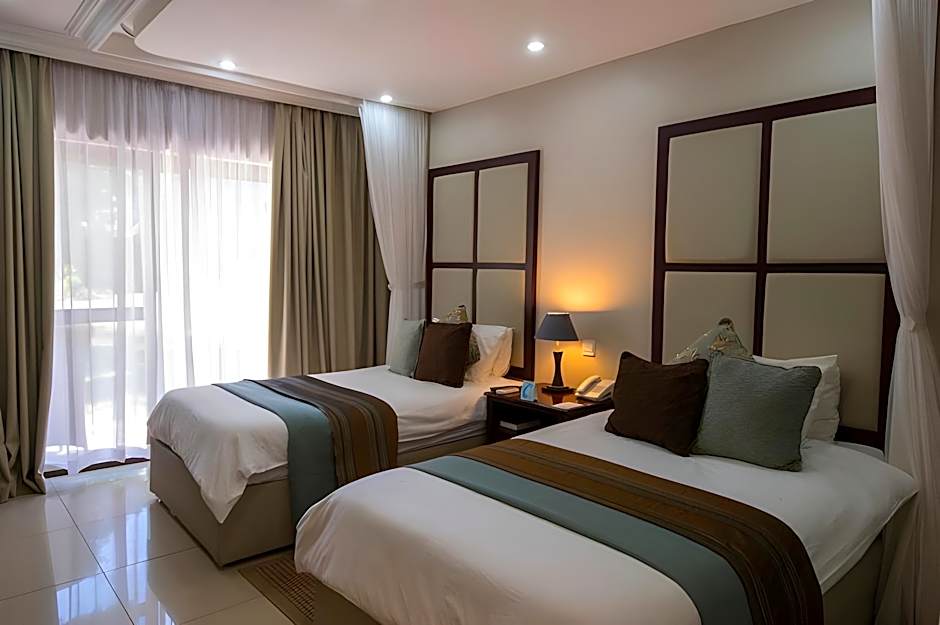 Azambezi River Lodge