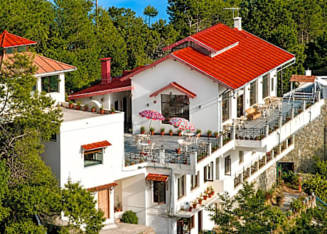 ECKO Woodsvilla Resort