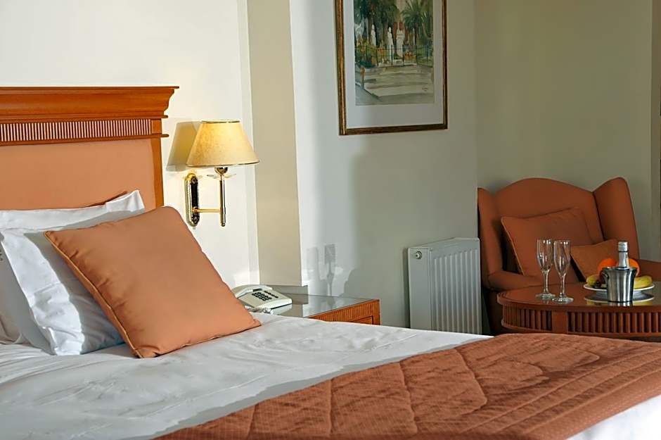 Athens Atrium Hotel & Jacuzzi Suites