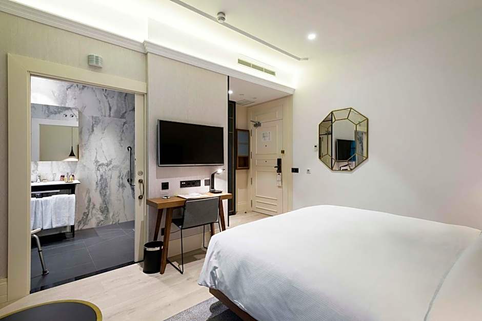 DoubleTree by Hilton Madrid - Prado