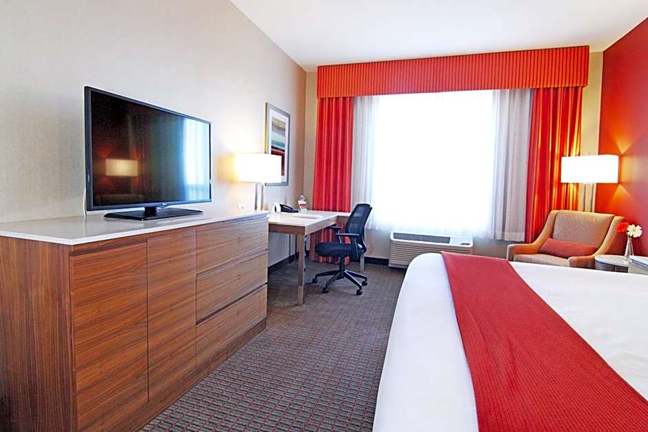 Holiday Inn Express and Suites Calgary University By IHG