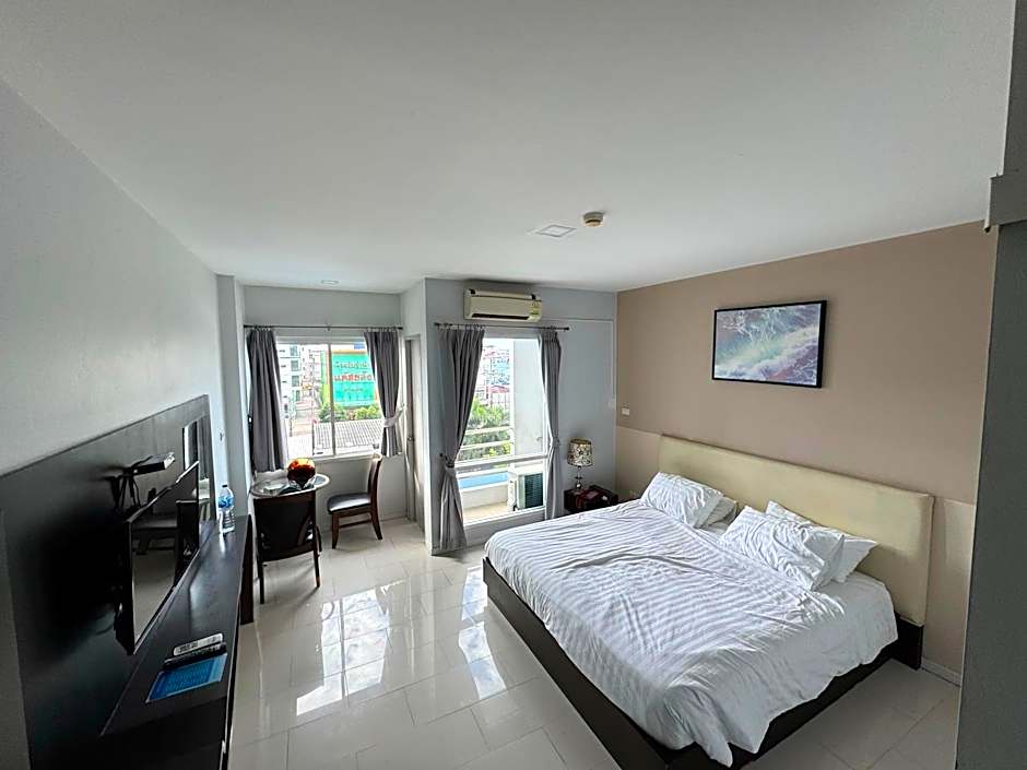 Prime Time Hotel Bang Saen